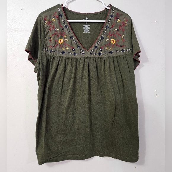 St. John's Bay Tops - Embroidered Green St. Johns Bay Short Sleeve Tee!